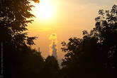 Урбанистический пейзажик с химическим заводом в утренней дымке :)