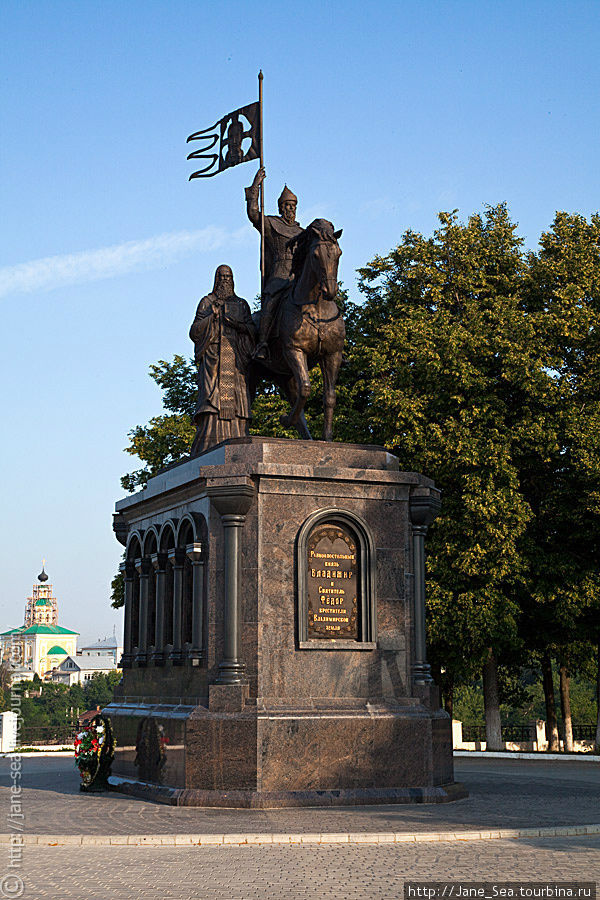 памятник князю Владимиру и святителю Федору Владимир, Россия