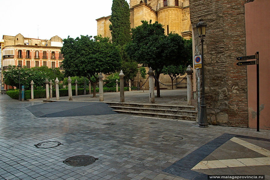 Малага, воскресенье, семь часов вечера... Город-призрак Малага, Испания