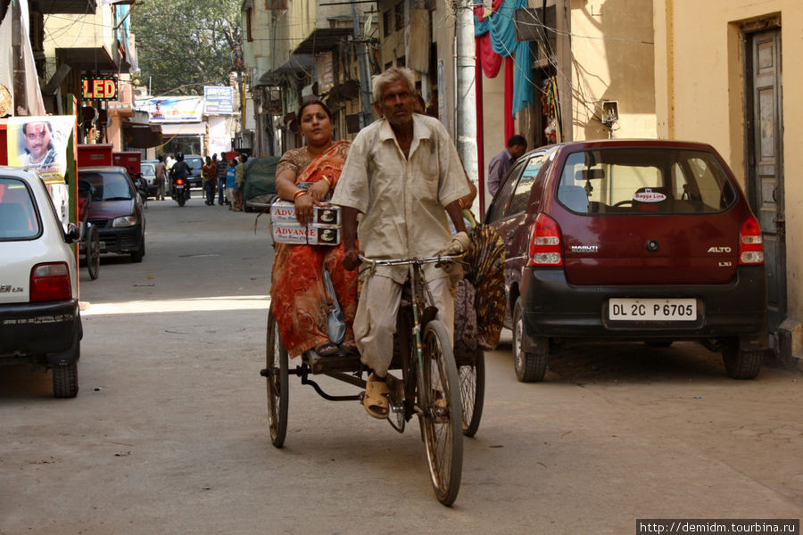 На улочках Дели Дели, Индия