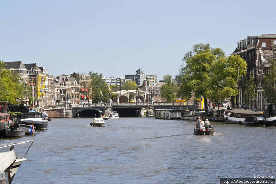Амстердам - укуренный город велосипедов и зомби. Амстердам, Нидерланды