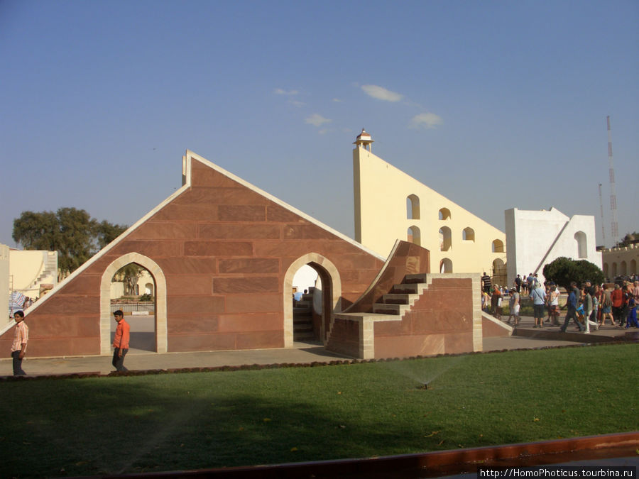 во дворце махараджи, обсерватория Джайпур, Индия