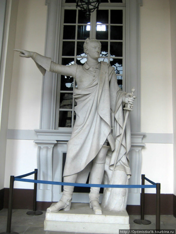 Статуи в Королевском Дворце. Стокгольм, Швеция