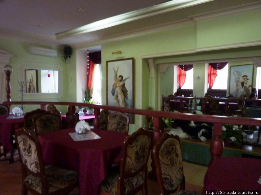 Вид зала в кафе. Санкт-Петербург, Россия