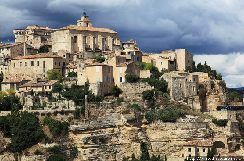 Прованс. Таинственное аббатство и городок на скале Горд, Франция