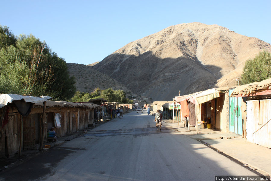 Деревушка на въезде в ущелье. Провинция Панджшер, Афганистан