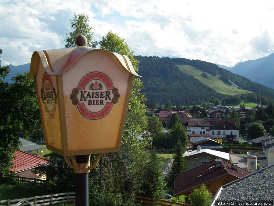 Вид из придорожного кафе, в котором нам довелось пообедать перед заездом в Обергургль. Обергургль, Австрия