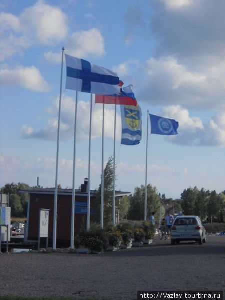 Все флаги в гости Ловииса, Финляндия