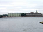 Еще один вид Петербурга — Мраморный дворец, вдали Спас на крови