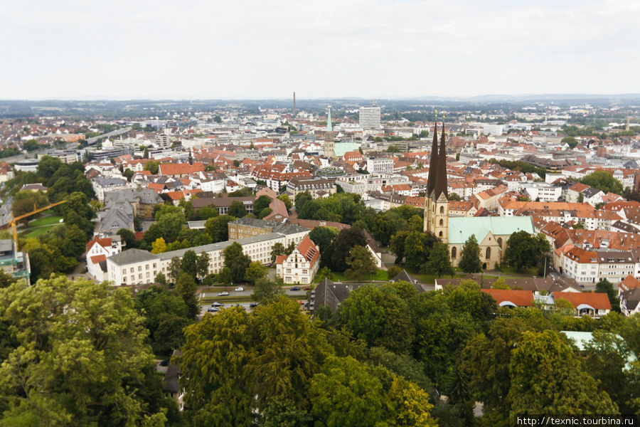 Билефельд с высоты замка Sparrenburg Билефельд, Германия