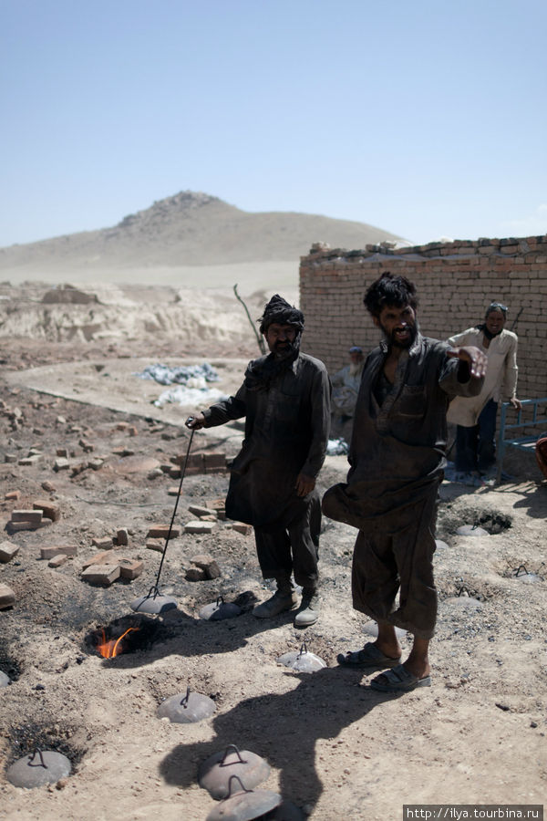 Кирпичная фабрика Баграм, Афганистан