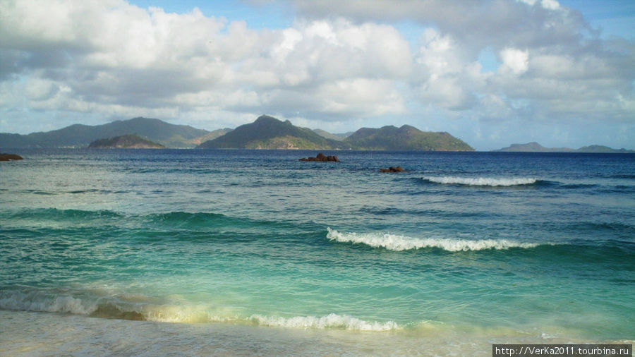 Вид с о.Ла Диг на о.Праслин Сейшельские острова