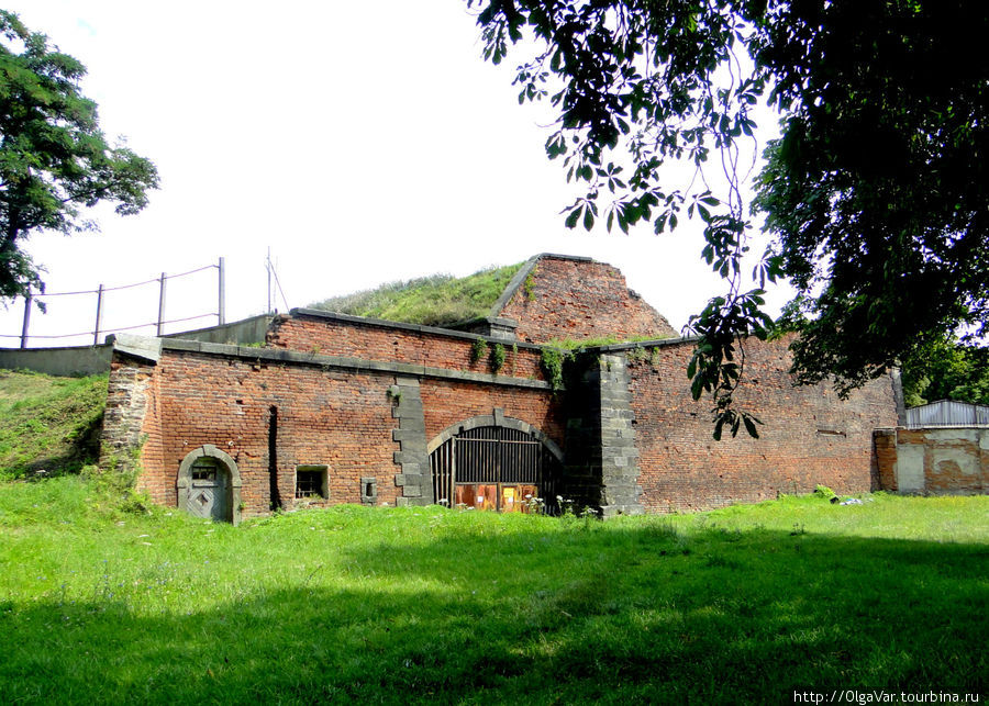 В начале века мощные стены каземата укрывали политических заключенных Терезин, Чехия