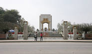 29. Монумент героям революции. Здание вдалеке по центру — мавзолей Хо Ши Мина