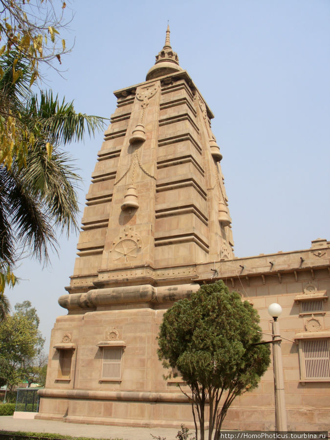 Храм Мулагандха Кути Вихара Варанаси, Индия