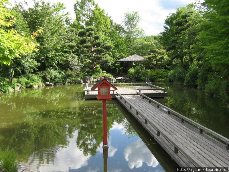 Японский сад — к сожалению проход был закрыт Мюнхен, Германия