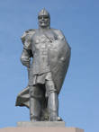 Евпатий Коловрат. В XIII веке активно атаковал татар, разрушивших г.Рязань, и погиб при исполнении этих действий