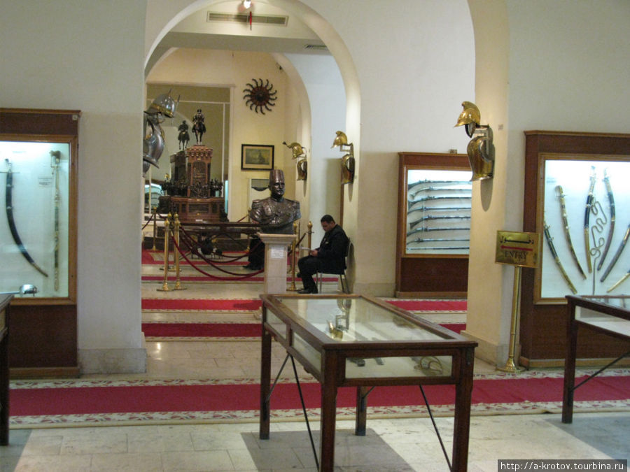 Общий вид музея Каир, Египет