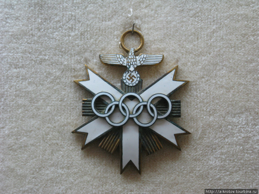 Медаль в честь немецкой (нацистской) Олимпиады Каир, Египет