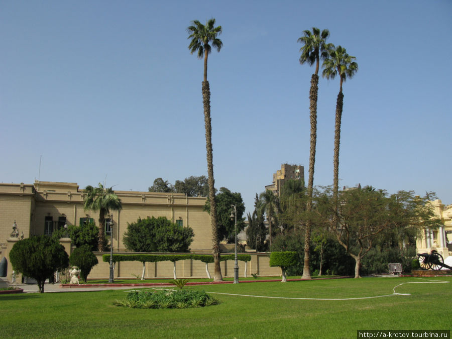 Абдинский дворец окружён лужайкой Каир, Египет
