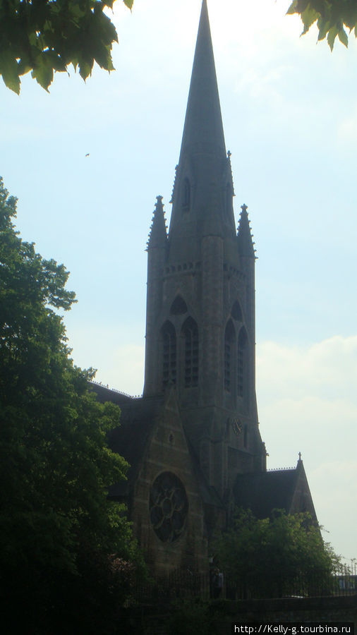 Шпиль неизвестной церкви Бат, Великобритания