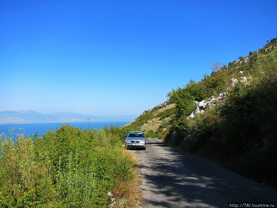 По серпантину вдоль Скадарского озера Скадарское озеро, Черногория