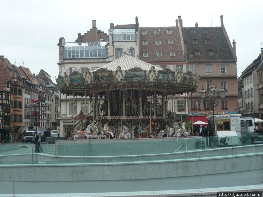 Площадь Клебера два года спустя. Страсбург, Франция