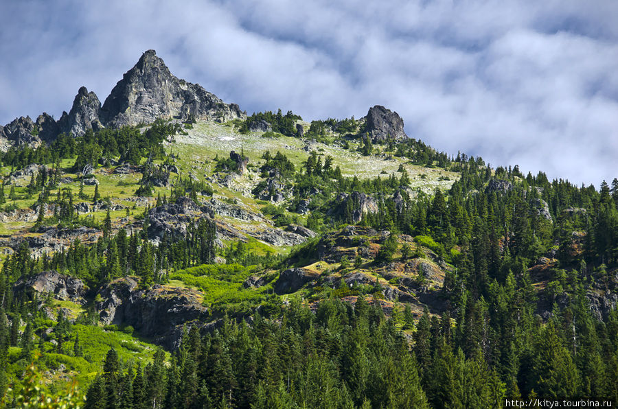 Поход на Rampart Ridge Норт-Бенд, CША