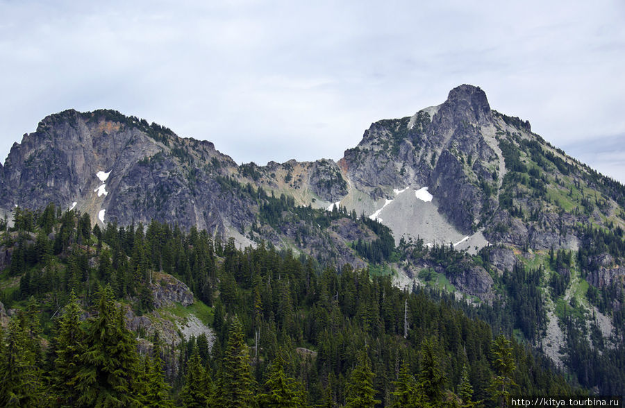 Поход на Rampart Ridge Норт-Бенд, CША