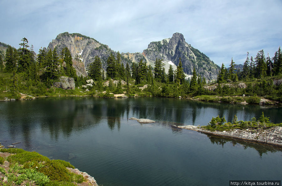 Поход на Rampart Ridge Норт-Бенд, CША