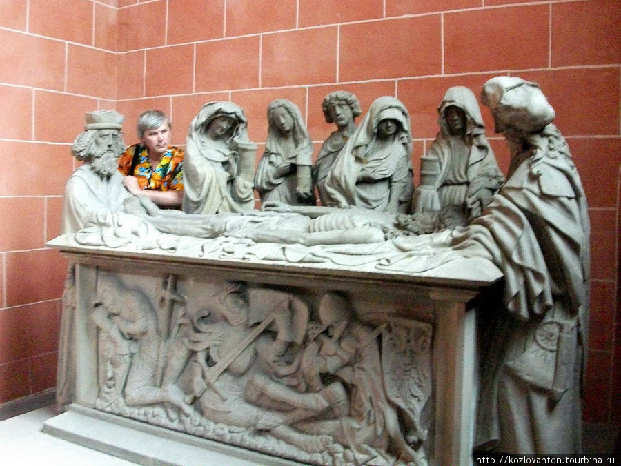 Часовня Магдалины со скульптурной композицией Оплакивание Христа. Франкфурт-на-Майне, Германия