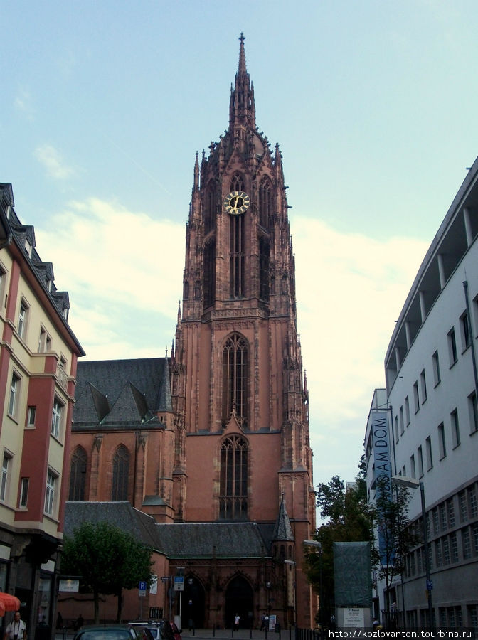 От улицы Цайль по Хазен-гассе можно напрямую выйти к Собору Св.Варфоломея, ... Франкфурт-на-Майне, Германия
