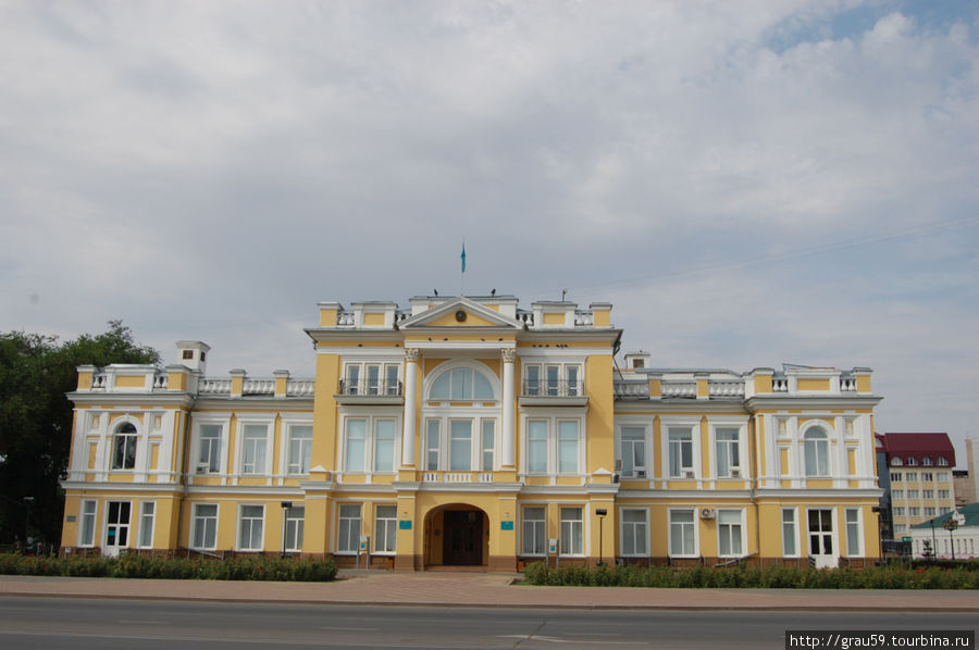 Здание областного акимата Уральск, Казахстан