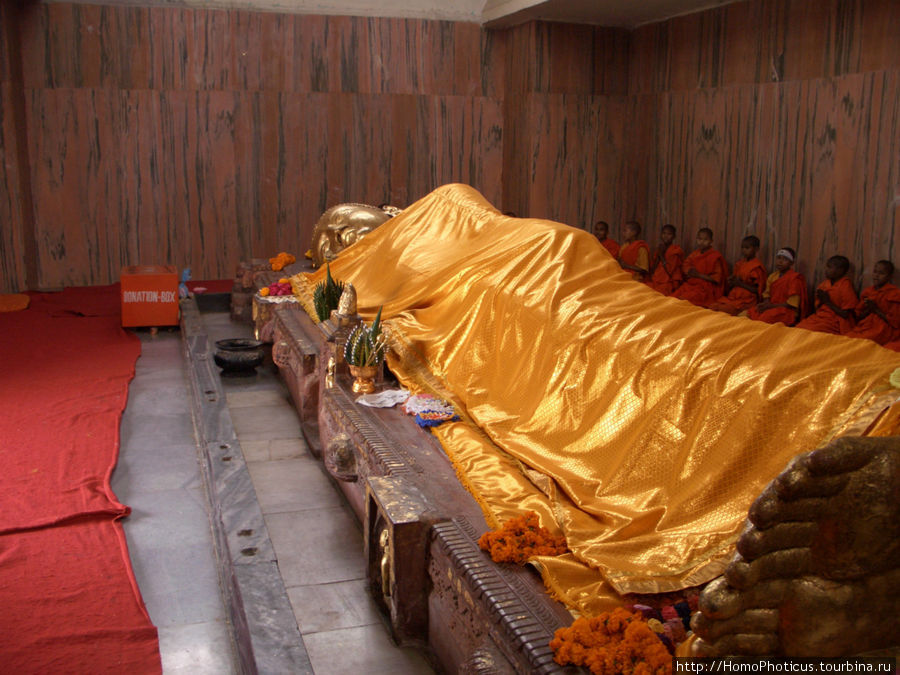 Лежащий Будда Кушинагар, Индия