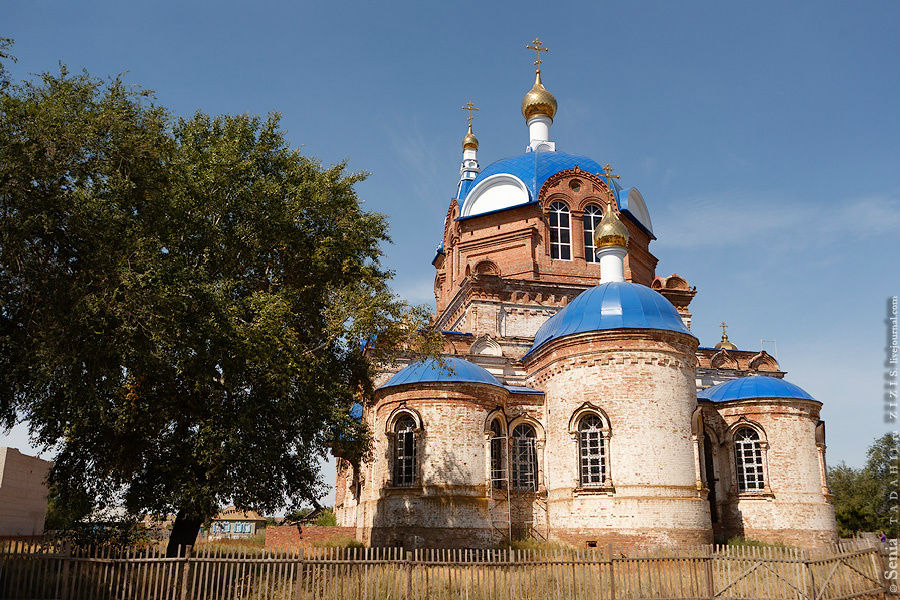 Черноярский район,бывший женский монастырь,церковь в Старице Черный Яр, Россия