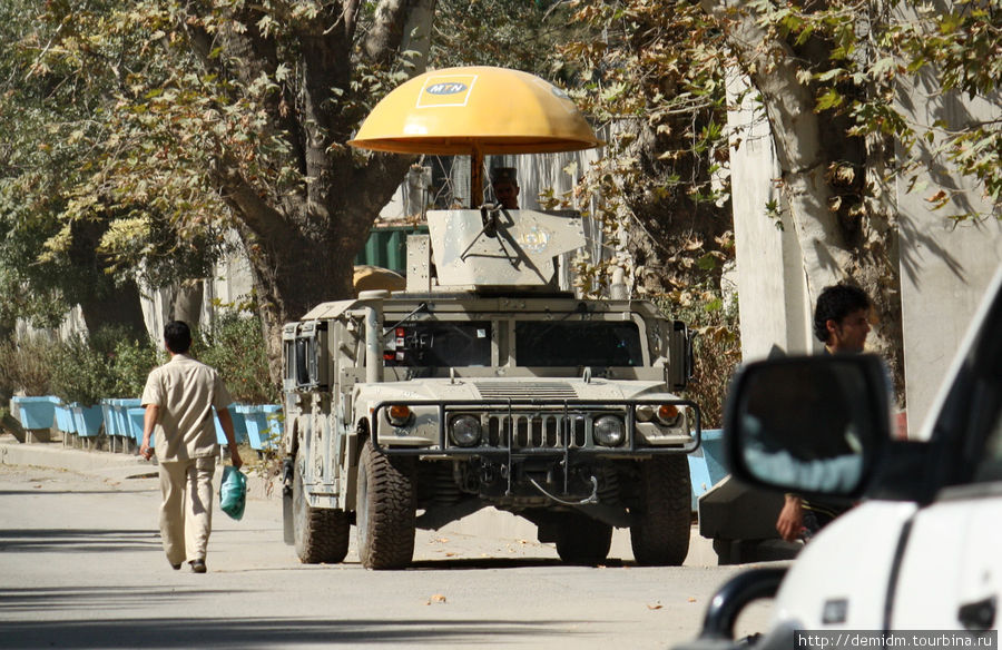 В центре города военные на каждом углу. Кабул, Афганистан