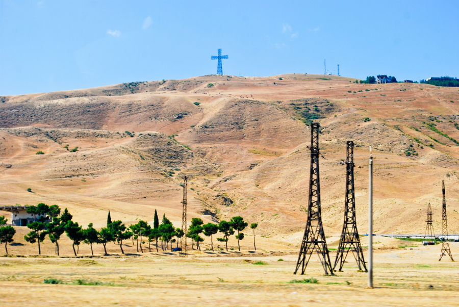 Башни и крест. Грузия