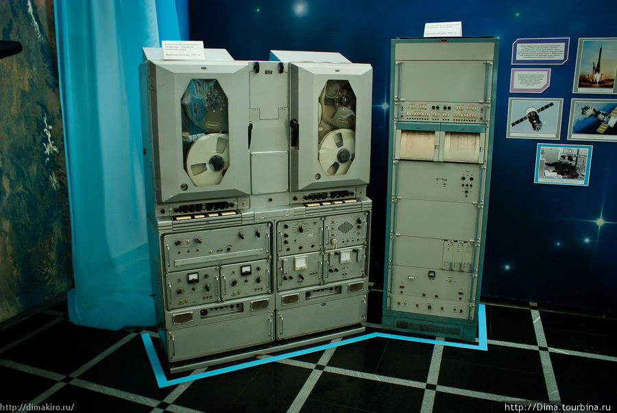Большой магнитофон, на который записывались важные «космические» сведения Ижевск, Россия