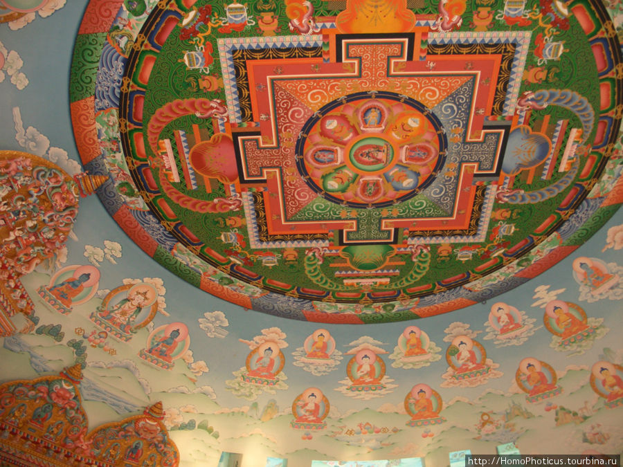 Внутри Германского храма Лумбини, Непал