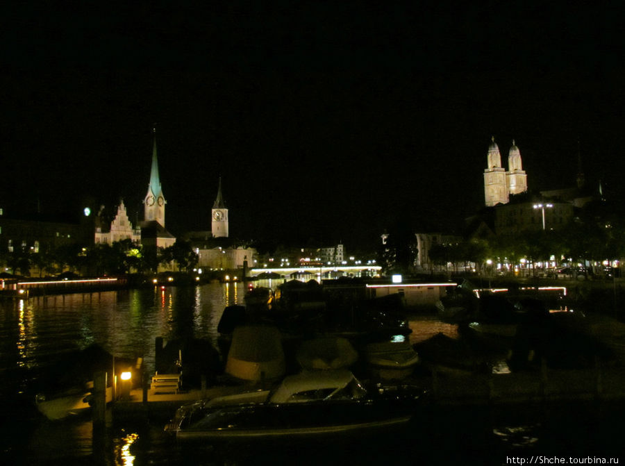 Вид на центр Цюриха с моста перед Цюрихским озером Цюрих, Швейцария.