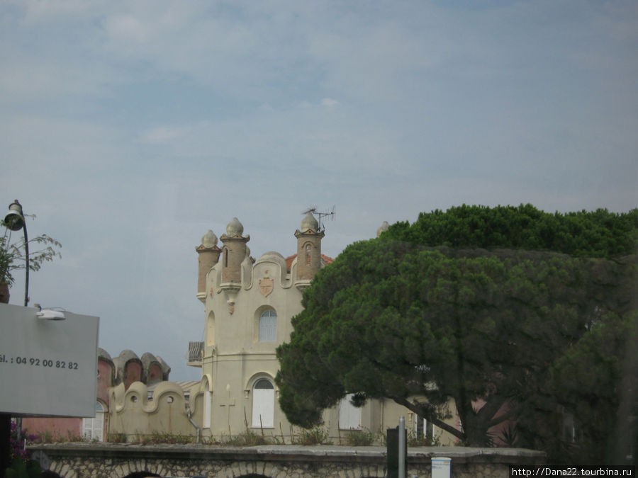 Здесь снимались фрагменты Диснеевских сказок Ницца, Франция