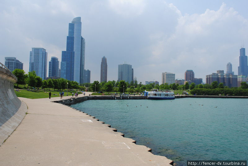 Чикагские небоскребы с набережной Museum Campus Чикаго, CША
