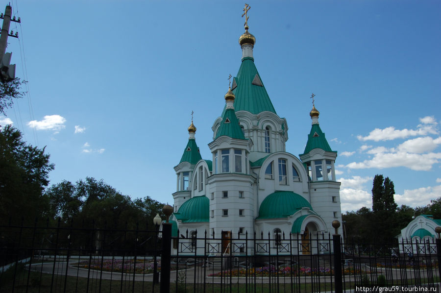 Храм во имя всех Святых Саратов, Россия
