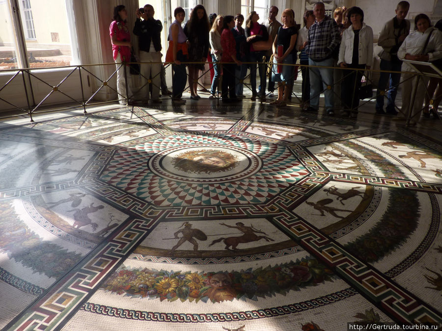 Мозаичный пол из римских терм Санкт-Петербург, Россия