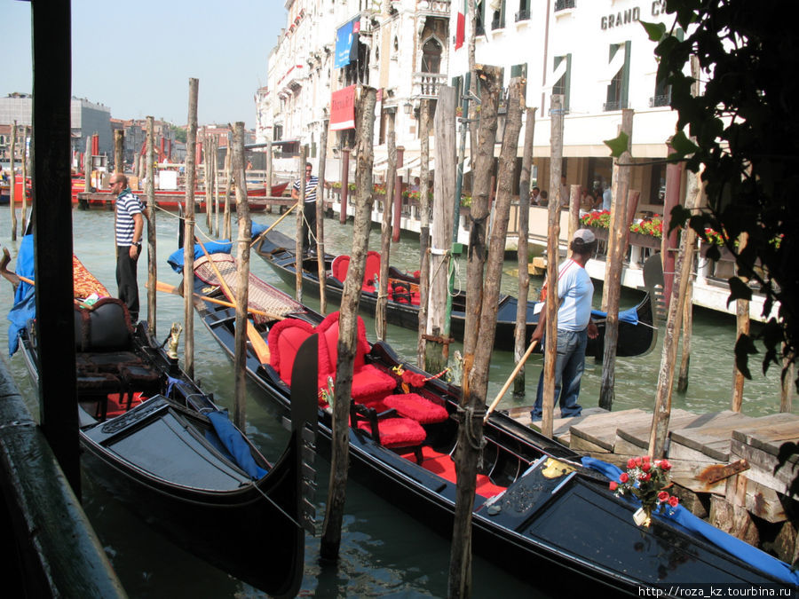 и, конечно, гондолы Венеция, Италия