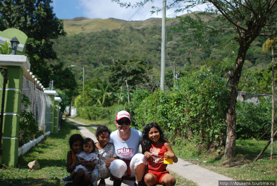 Местные деревенские девчушки Антон, Панама