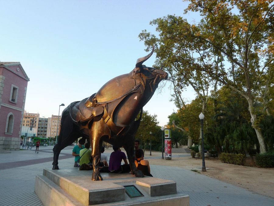 На Plaza Espana Кастельон-де-ла-Плана, Испания