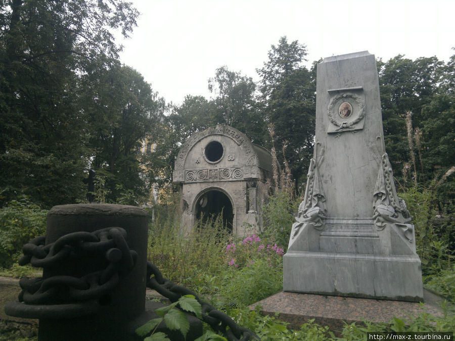 Никольское кладбище Александро-Невской лавры. Санкт-Петербург, Россия