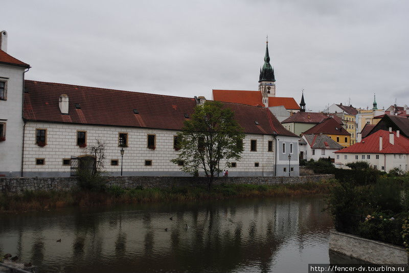 На берегу малого Вайгара расположился замок Йиндржихув-Градец, Чехия