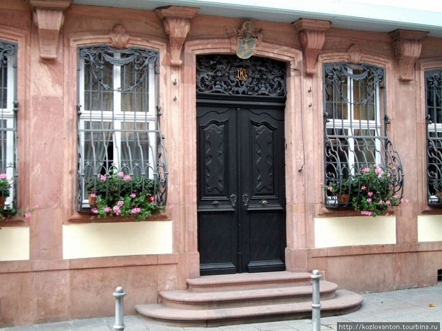 5 евро — и двери дома-музея откроются перед Вами. Франкфурт-на-Майне, Германия